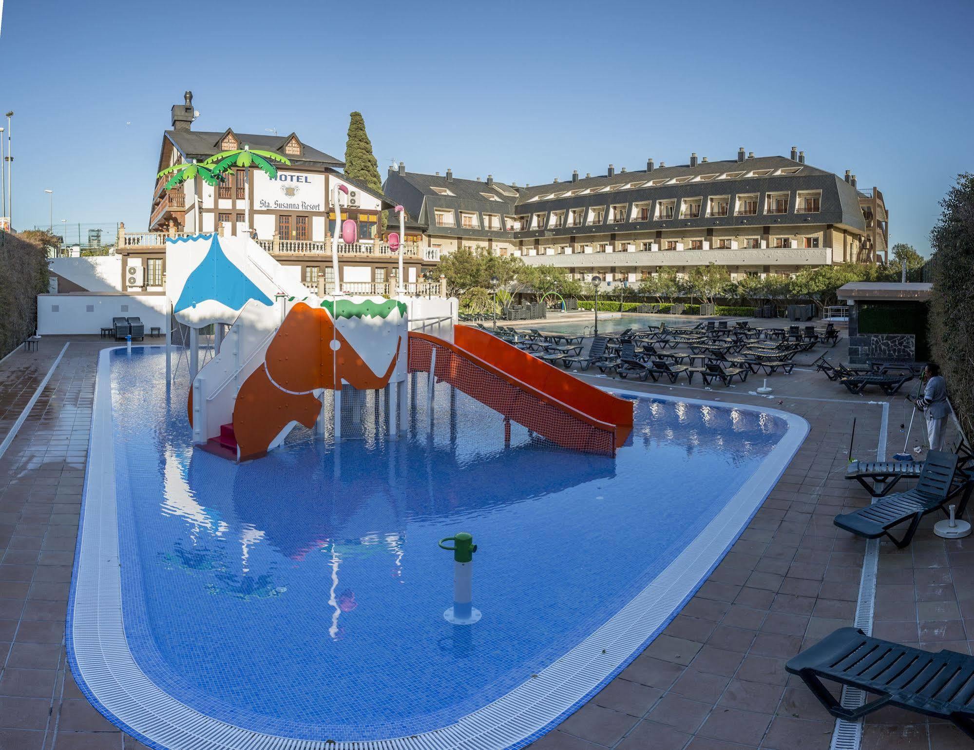 Holiday Home Santa Susanna 94 With Outdoor Swimmingpool Exterior photo